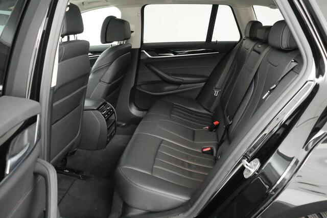 BMW 5-SERIE 520i High Executive Edition | Panoramadak | Trekhaak | Leder | Camera | Stoelverwarming | Carplay | Memory | Comfortstoelen | Full LED | Live Cockpit