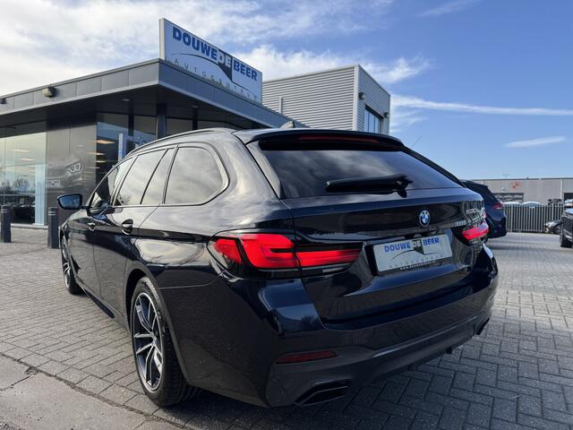BMW 5-SERIE Touring 530e M-Sport Pano-Dak | Driving assistant prof. | Stoelverw. | Camera |