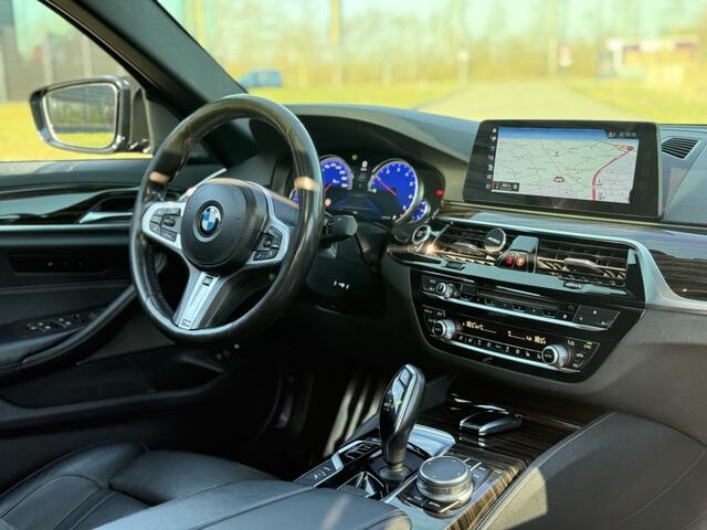 BMW 5-SERIE 530e iPerf High Exe SCHUIFDAK M-Pakket 20inch
