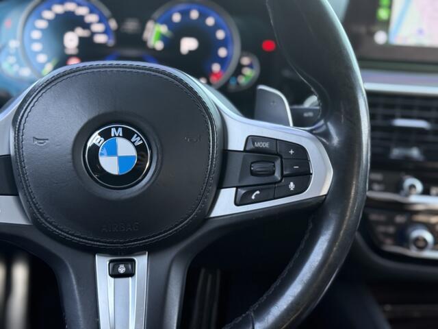 BMW 5-SERIE 530e iPerf High Exe SCHUIFDAK M-Pakket 20inch