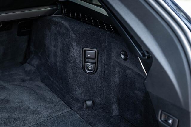 BMW 5-SERIE 530e Touring M Sport | Shadow | Panorama | Laser | H/K | Head-Up | Trekhaak | Memory