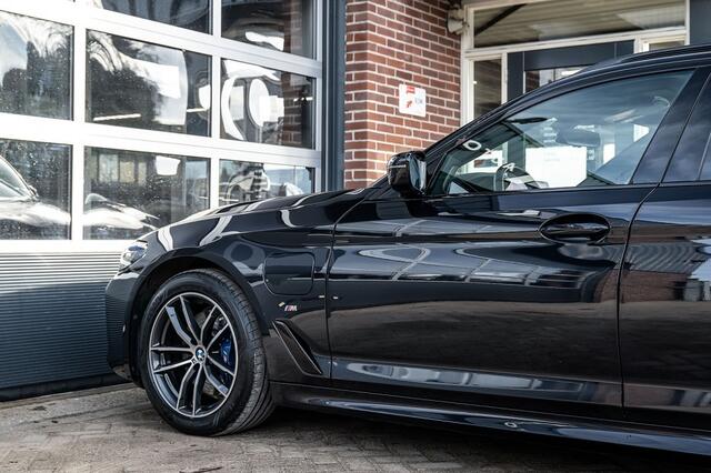 BMW 5-SERIE 530e Touring M Sport | Shadow | Panorama | Laser | H/K | Head-Up | Trekhaak | Memory