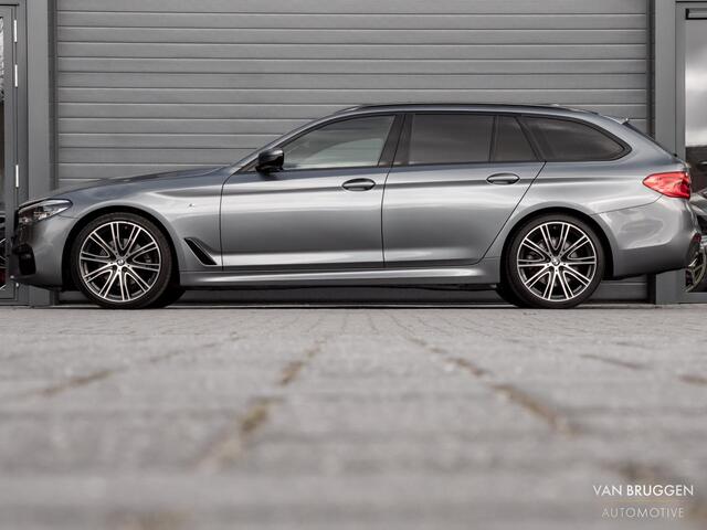 BMW 5-SERIE Touring 520i M-Sport Pano Individual 20" Trekhaak Head-up HK Memory Camera