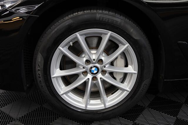 BMW 5-SERIE Touring 530i High Executive | Leer | Elektrisch bedienbare achterklep |