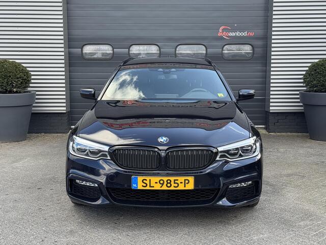 BMW 5-SERIE Touring 520i High Executive M-Sport | Navigatie | Cruise Control | 19 Inch Lichtmetalen Velgen | Parkeersensoren |