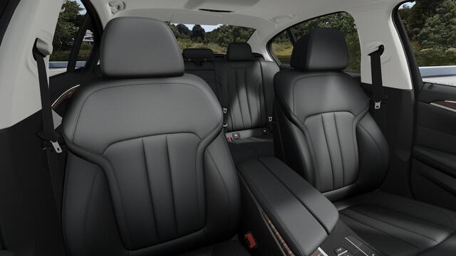 BMW 5-SERIE 520i High Executive Luxury Line PANO|Stoelventilatie|HUD|LASER