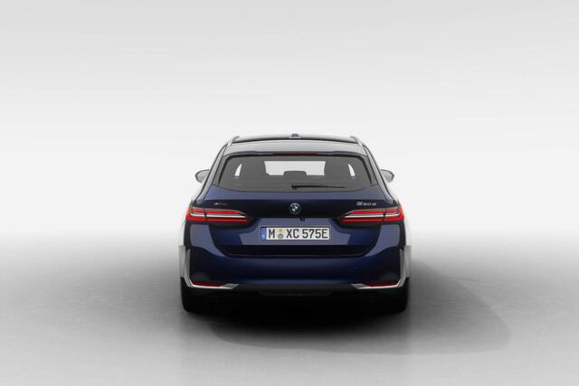 BMW 5-SERIE Touring 530e xDrive | Comfort Pack | 19" LM Triplexspaak (Styling 933) Silber