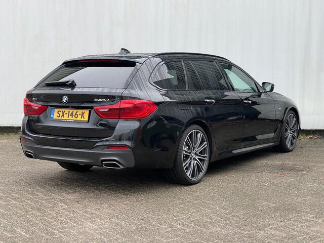 BMW 5-SERIE Touring 540d xDrive High Exe. M-pakket / Pano / Vol opties