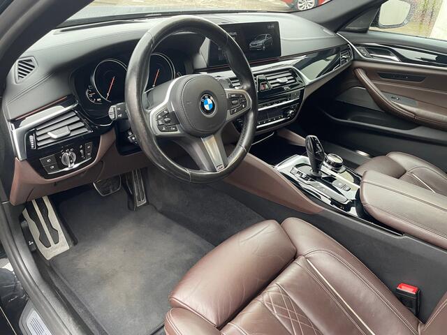 BMW 5-SERIE Touring 540d xDrive High Exe. M-pakket / Pano / Vol opties