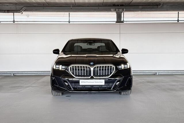 BMW 5-SERIE Sedan 530e M Sport Edition