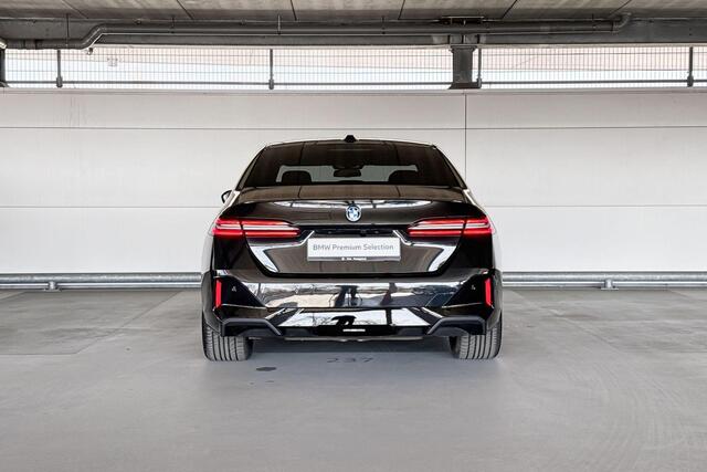 BMW 5-SERIE Sedan 530e M Sport Edition