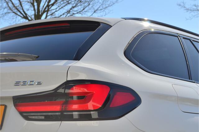 BMW 5-SERIE 530e M-Sport Panorama Laser Trekh. HUD *Leder Elek. Vert. Geh. Stoelv. V+A Stuurverw. Harman Kardon Live cockpit pro Shadow-line Draadloze lader Comfort vergr DAB+