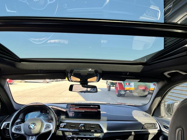 BMW 5-SERIE Touring 520d xDrive High Executive