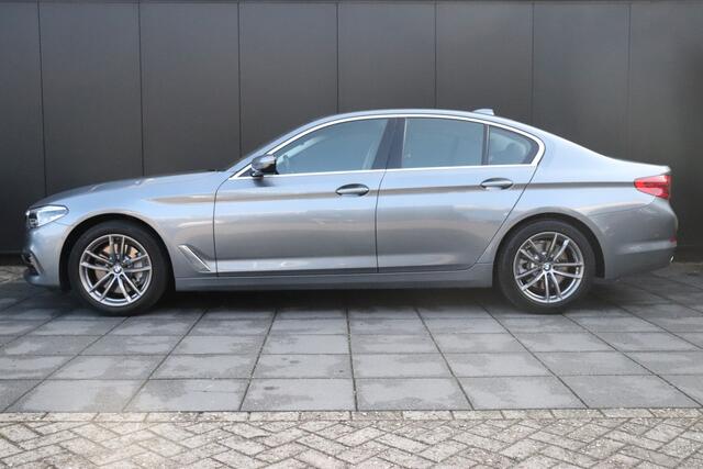 BMW 5-SERIE 530i High Executive Edition | 252 PK | LEDER | STOELVERW. | MEMORY | SCHUIFDAK | CAMERA | TREKHAAK | NAVI | CRUISE |