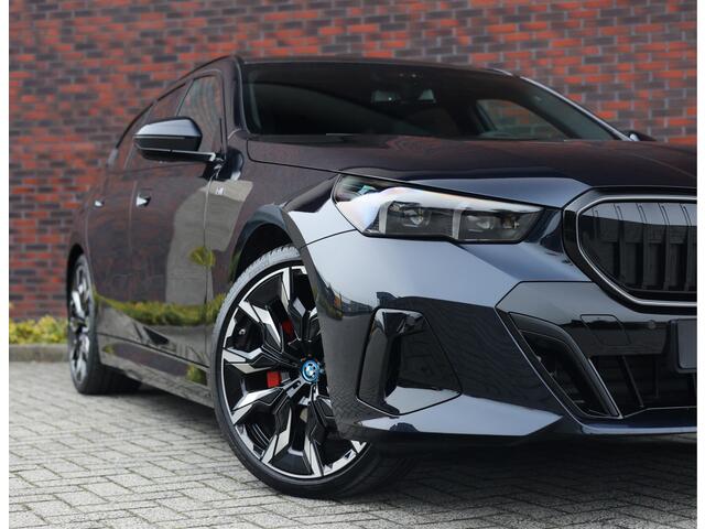 BMW 5-SERIE Touring 530e *M-Sport Pro*Pano*HUD*H/K*Trekhaak*
