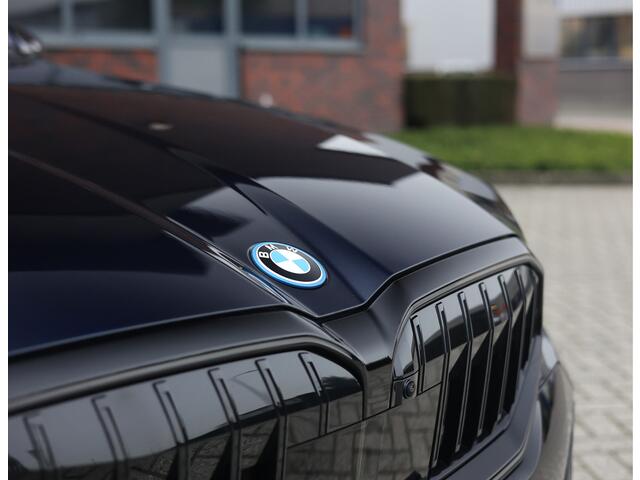BMW 5-SERIE Touring 530e *M-Sport Pro*Pano*HUD*H/K*Trekhaak*