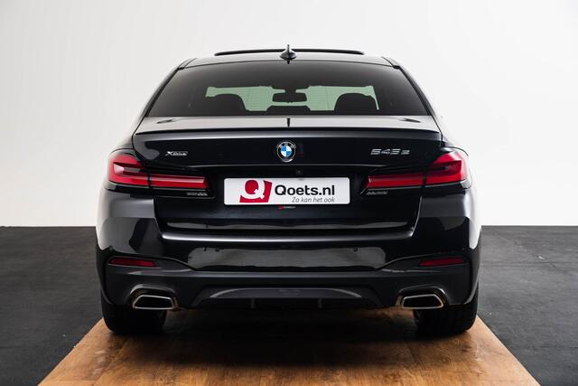 BMW 5-SERIE 545e xDrive High Executive Edition M Sport - Schuif-/kanteldak - Head-Up Display - Harman Kardon - Driving Assistant Professional - Parking Assistant Plus - Comfortstoelen voor - Elektrisch verwarmde voor/achterstoelen -