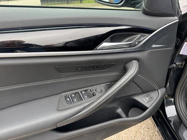 BMW 5-SERIE Touring 530d High Executive Pano/HU/Leer/ACC/Cam