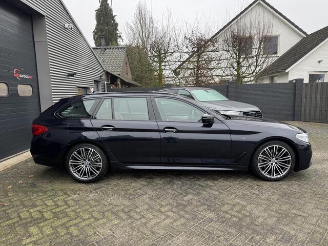 BMW 5-SERIE Touring 520i High Executive M-Sport | Panoramadak | Head-Up Display | 360* Camera | Lederen Bekleding | Trekhaak |