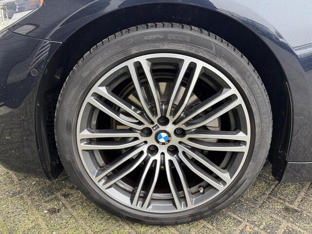 BMW 5-SERIE Touring 520i High Executive M-Sport | Panoramadak | Head-Up Display | 360* Camera | Lederen Bekleding | Trekhaak |