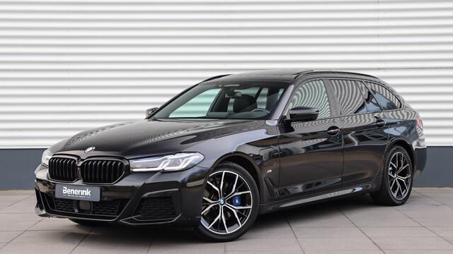 BMW 5-SERIE Touring 530e High Executive M-Sport | Massage | Head-up | Soft-Close | Harman/Kardon | Panoramadak | Laserlight | Trekhaak