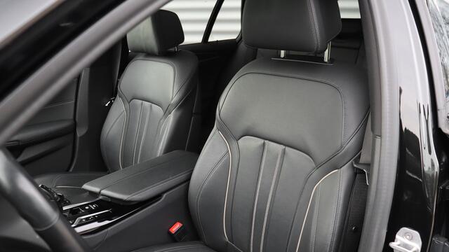 BMW 5-SERIE Touring 530e High Executive M-Sport | Massage | Head-up | Soft-Close | Harman/Kardon | Panoramadak | Laserlight | Trekhaak