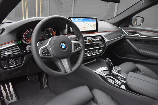 BMW 5-SERIE Touring 540i xDrive M sport | Mild Hybrid | ACC | Pano