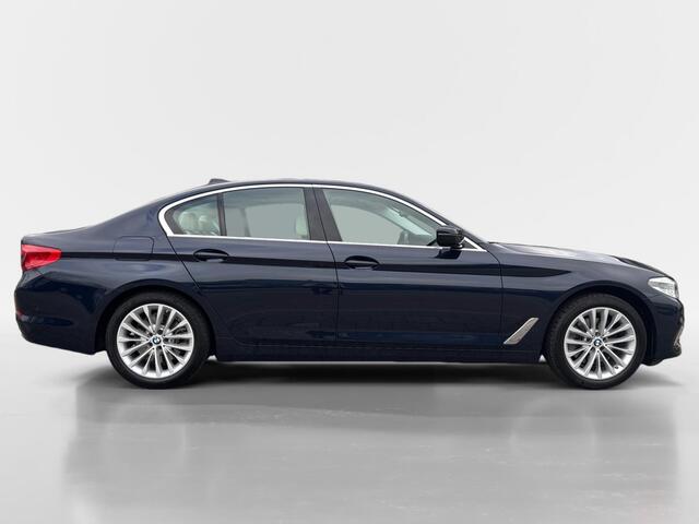 BMW 5-SERIE 520i High Executive Edition | STOELVERWARMING | CAMERA | SFEERVERLICHTING | WIT LEDER | VIRTUAL COCKPIT | MEMORY | 12 MAANDEN GARANTIE