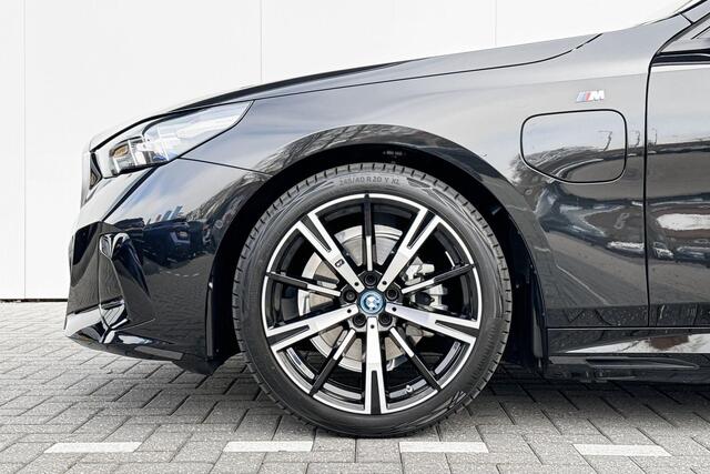 BMW 5-SERIE Sedan 530e M Sport Edition