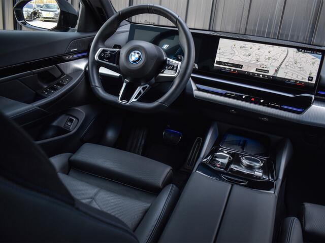 BMW 5-SERIE Touring 530e xDRIVE | M-SPORT | HARMAN/KARDON | ADAPTIVE LED |M-SPORT SUSPENSION | ACTIVE CRUISE | COMFORT ACCESS | AMBIANCE INTERIEUR | TREKHAAK