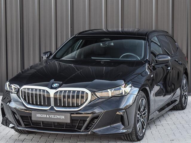 BMW 5-SERIE Touring 530e xDRIVE | M-SPORT | HARMAN/KARDON | ADAPTIVE LED |M-SPORT SUSPENSION | ACTIVE CRUISE | COMFORT ACCESS | AMBIANCE INTERIEUR | TREKHAAK