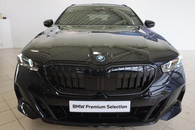 BMW 5-SERIE Touring 530e M Sportpakket Pro | Comfortstoelen | Driving Assistent Plus | Elektr. Trekhaak