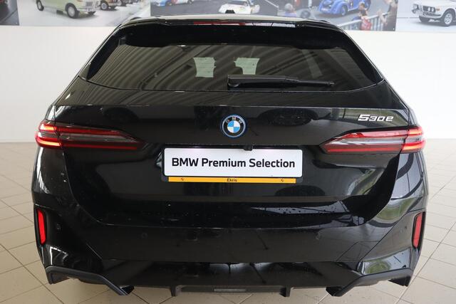 BMW 5-SERIE Touring 530e M Sportpakket Pro | Comfortstoelen | Driving Assistent Plus | Elektr. Trekhaak