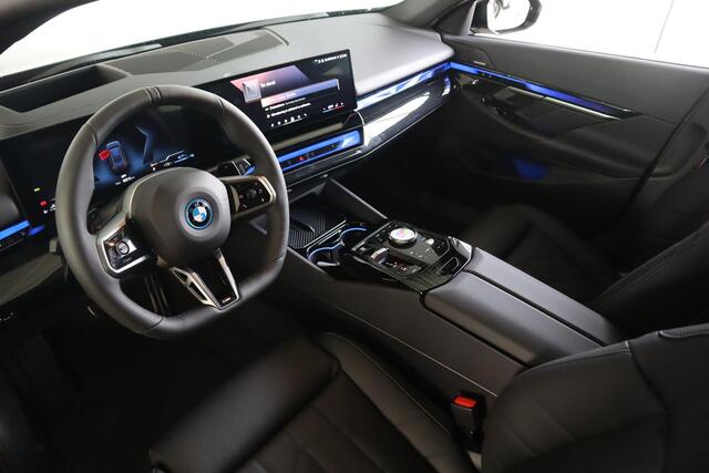 BMW 5-SERIE Touring 530e M Sportpakket Pro | Comfortstoelen | Driving Assistent Plus | Elektr. Trekhaak