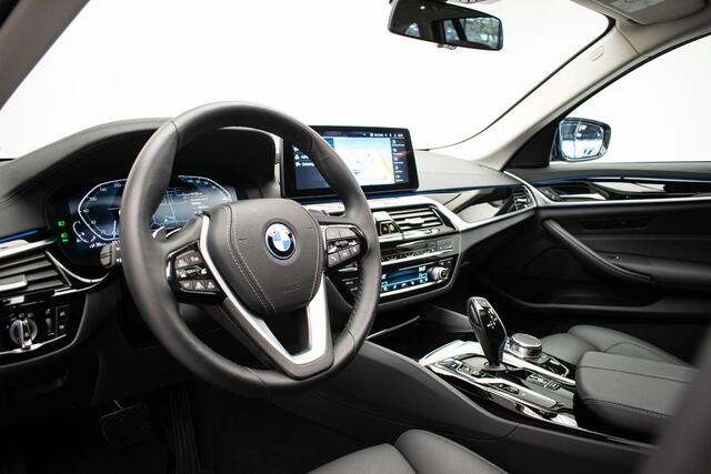 BMW 5-SERIE Touring 530e Business Edition Plus |Pano|Laser|Memory|HUD|Adaptive|Ambient|Virtual|