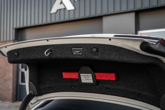 BMW 5-SERIE 530 530e High Executive | M Sport | Laser | HUD | H/K | 360 camera | Addaptief cruise | Soft-close | Keyless-entry | 18 Inch |