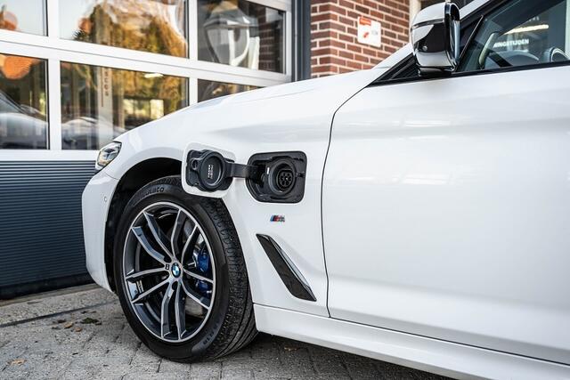 BMW 5-SERIE 530 530e High Executive | M Sport | Laser | HUD | H/K | 360 camera | Addaptief cruise | Soft-close | Keyless-entry | 18 Inch |