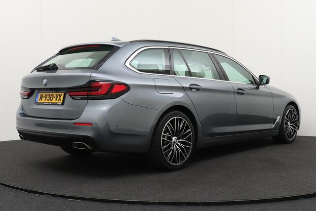 BMW 5-SERIE Touring 520d 191 PK High Exe. Camera 19' LMV Memory Laserlight
