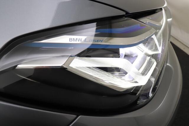BMW 5-SERIE Touring 520d 191 PK High Exe. Camera 19' LMV Memory Laserlight