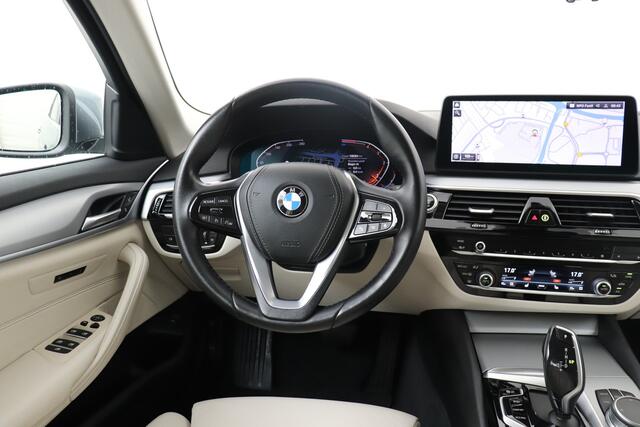 BMW 5-SERIE Touring 520d 191 PK High Exe. Camera 19' LMV Memory Laserlight