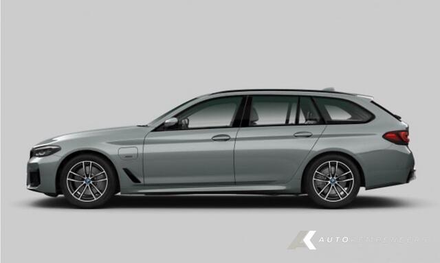 BMW 5-SERIE 530e xDrive M Sport | Shadow | Panorama | HIFI | Trekhaak | Service incl. | 18 Inch |