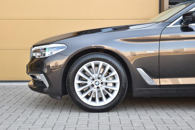 BMW 5-SERIE 530i High Executive * Luxury line * Comfort stoelen * Trekhaak * Navigatie Professional * LED * Leder *