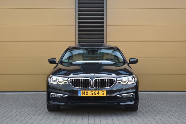 BMW 5-SERIE 530i High Executive * Luxury line * Comfort stoelen * Trekhaak * Navigatie Professional * LED * Leder *