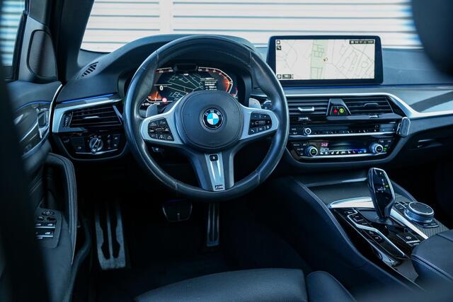 BMW 5-SERIE Touring 530d xDrive High Executive M Pakket Panodak 360 Camera ACC HUD Stuurverw. Stoelkoeling