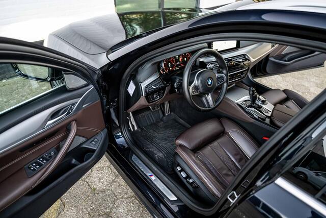 BMW 5-SERIE Touring 540d xDrive M-Sport ACC Panorama 360c HuD Orig NL