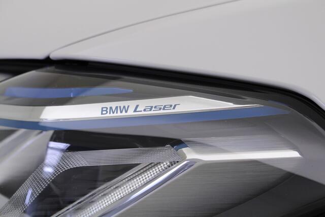 BMW 5-SERIE 530e M-Sport | Driving Assistant Professional | Soft Close | Head Up | 19" | Laserlights | Stoelverwarming