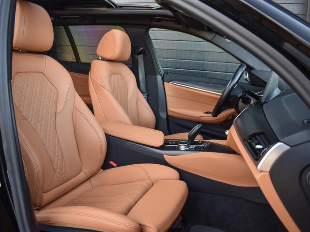 BMW 5-SERIE Touring 530e M-SPORT | PANORAMADAK | ACTIVE CRUISE CONTROL | HEAD UP | ELEKTR. VERST. STOELEN | LASER LIGHTS | TREKHAAK AFNEEMBAAR | AMBIANCE SFEERVERLICHTING