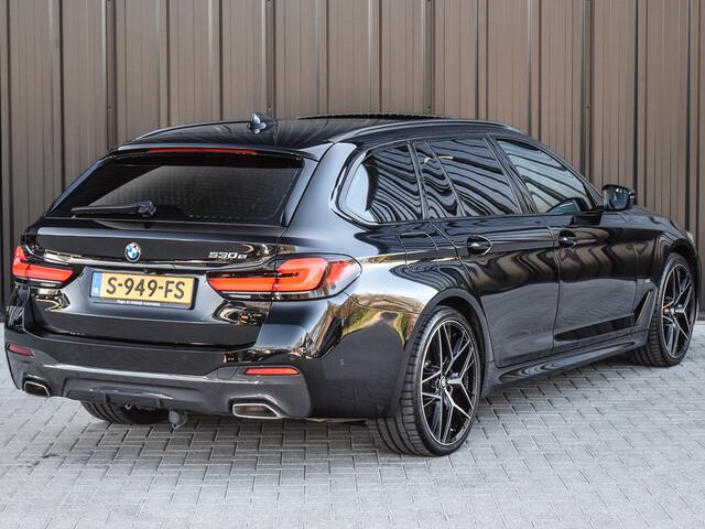 BMW 5-SERIE Touring 530e M-SPORT | PANORAMADAK | ACTIVE CRUISE CONTROL | HEAD UP | ELEKTR. VERST. STOELEN | LASER LIGHTS | TREKHAAK AFNEEMBAAR | AMBIANCE SFEERVERLICHTING