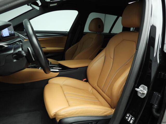BMW 5-SERIE Touring 540i xDrive | M-Sportpakket | Laserlicht | Leder | HUD | Sportstoelen | Keyles go | DAB | Hifi speakers | Alu 19 inch