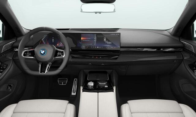 BMW 5-SERIE 530e Sedan | M Sport Edition | M Sportpakket Pro | Innovation Pack | Travel Pack | Comfort Pack